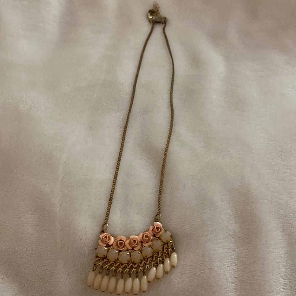 Women’s girly aesthetic necklace